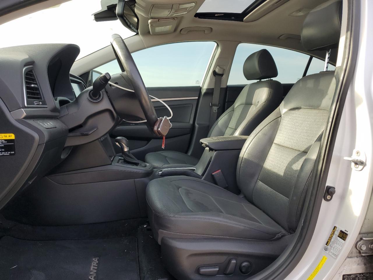 2017 HYUNDAI ELANTRA SE - Image 7