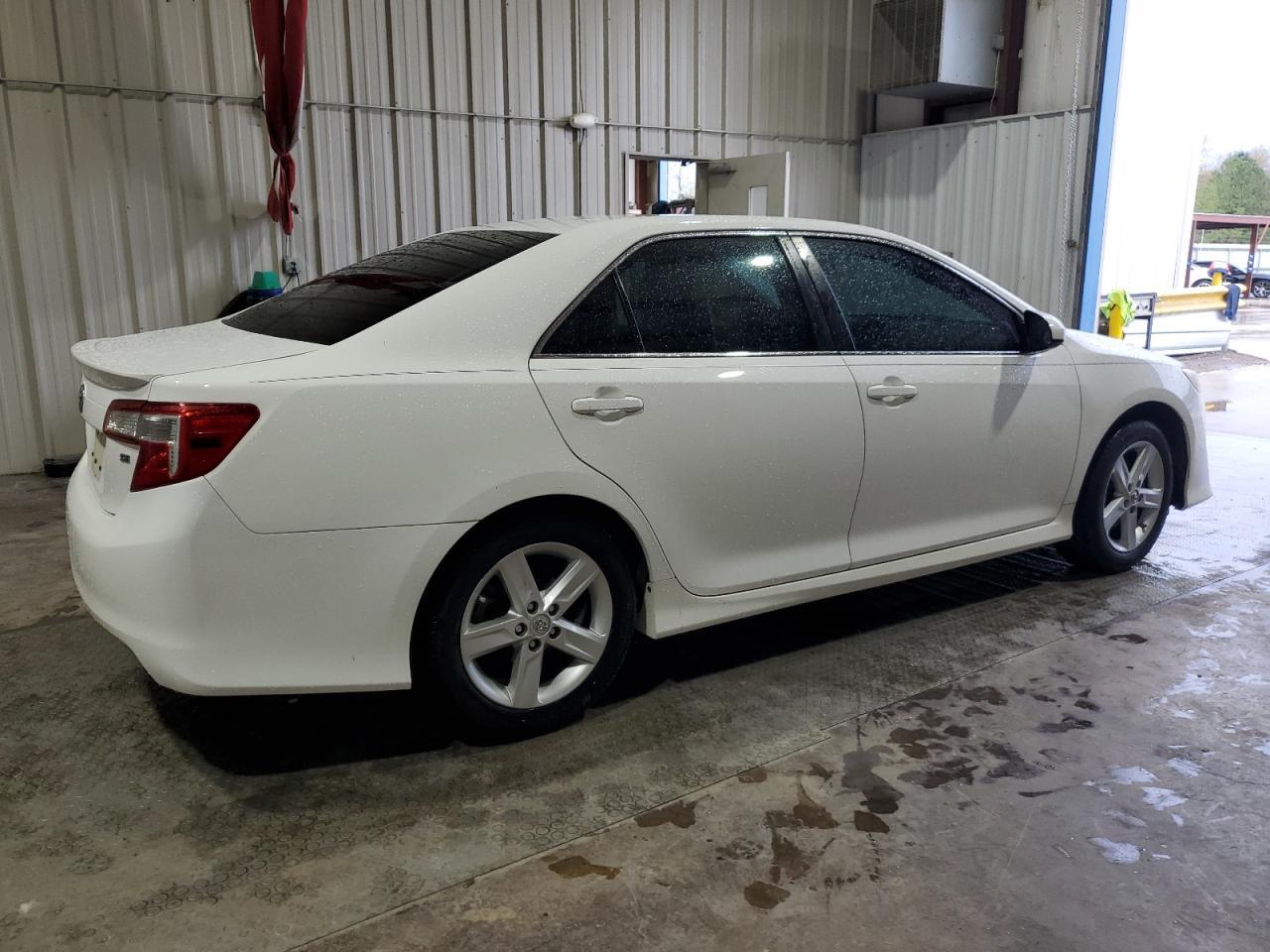 2014 TOYOTA CAMRY L - Image 3