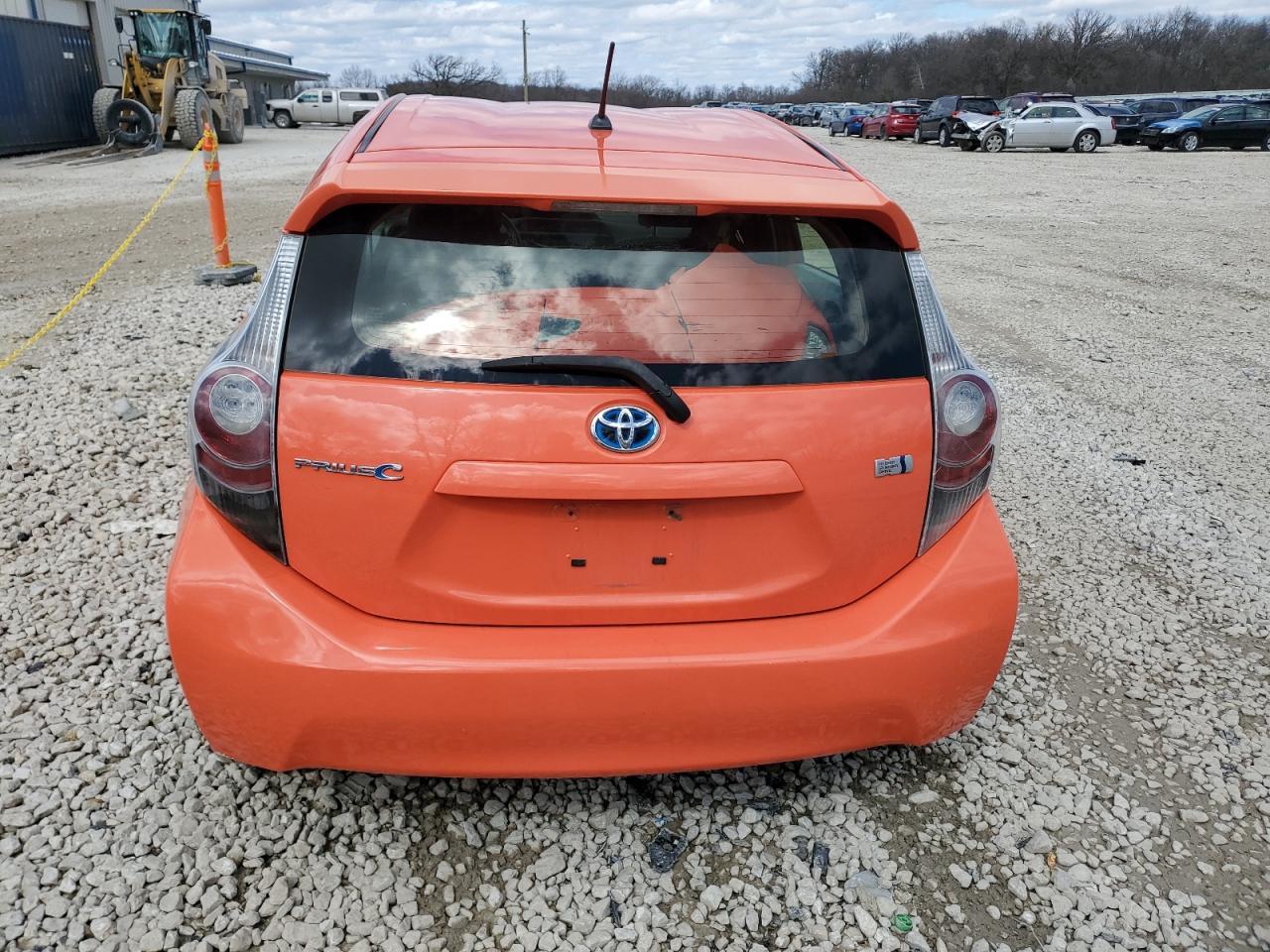2013 TOYOTA PRIUS C - Фото 6