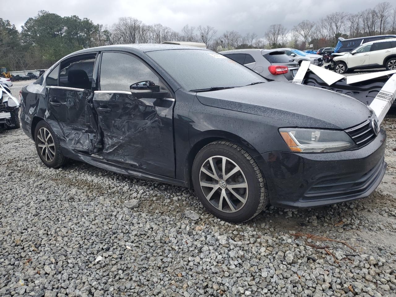 2017 VOLKSWAGEN JETTA SE - Image 4