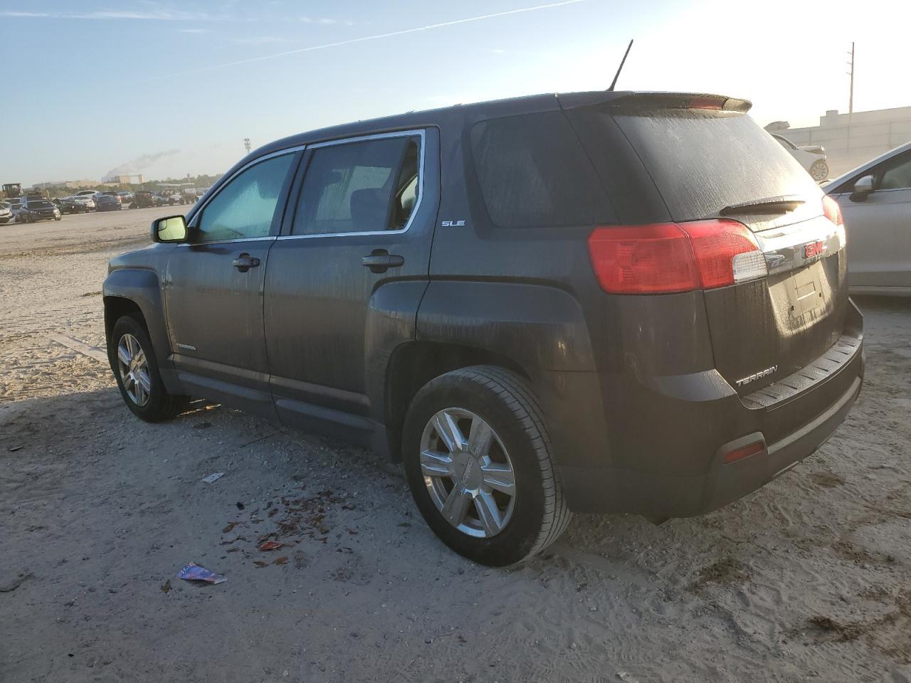 2014 GMC TERRAIN SL - Image 2