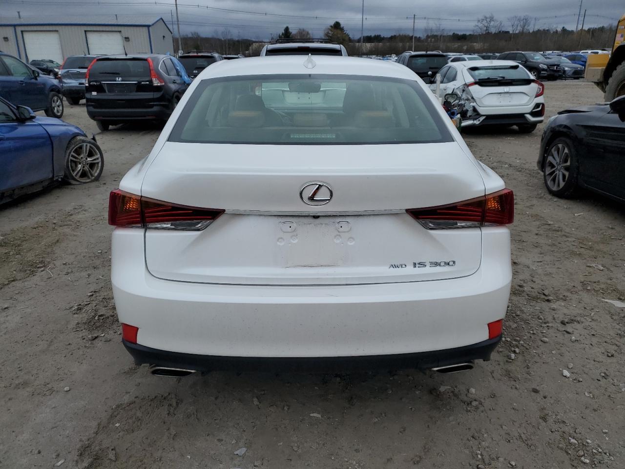 2018 LEXUS IS 300 - Image 6
