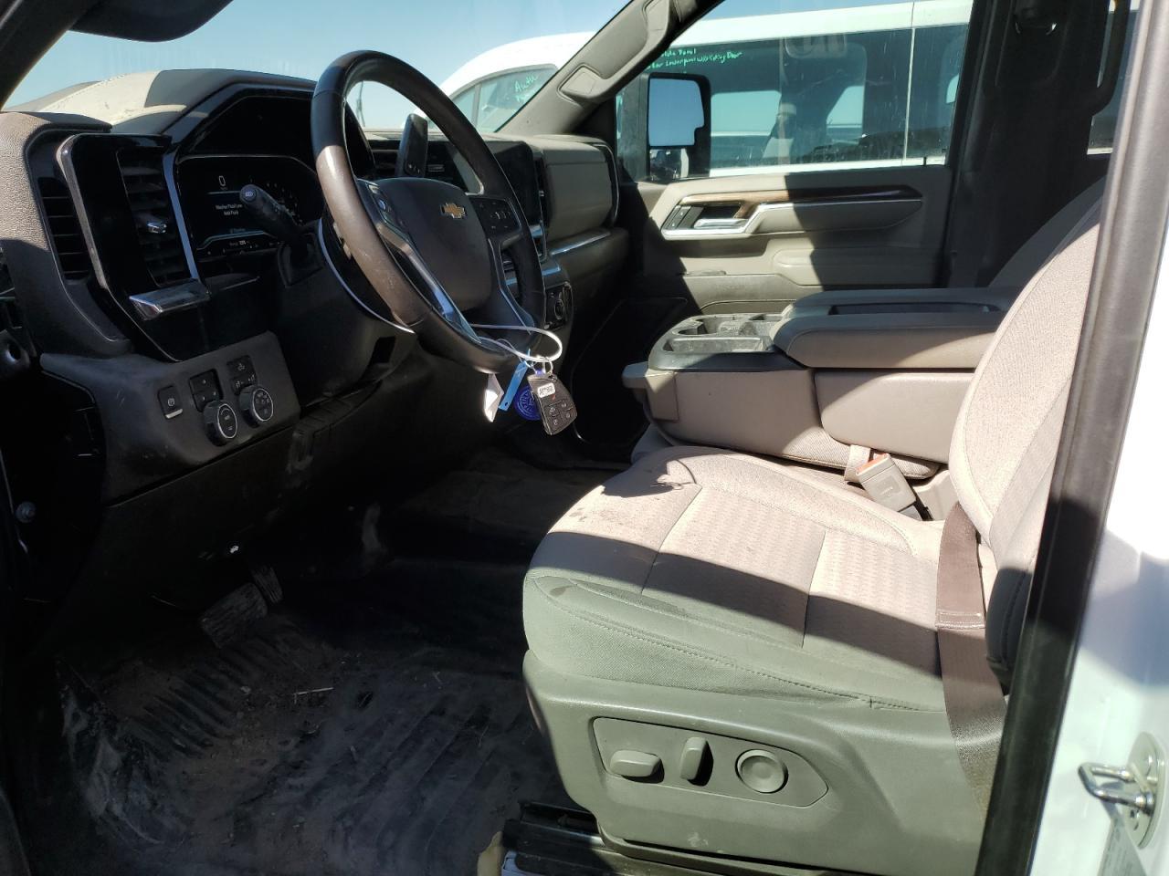 2024 CHEVROLET SILVERADO - Фото 7