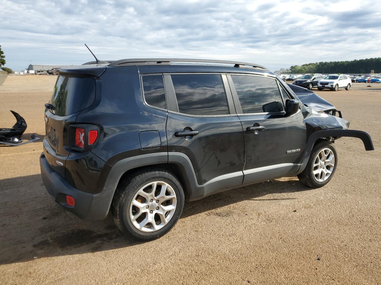 2016 JEEP RENEGADE L - Image 3