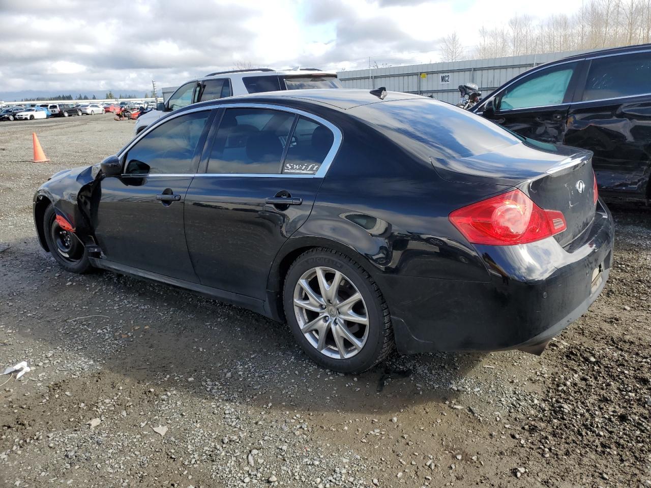 2012 INFINITI G37 - Image 2