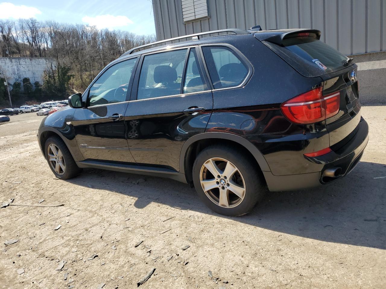 2013 BMW X5 XDRIVE3 - Image 2