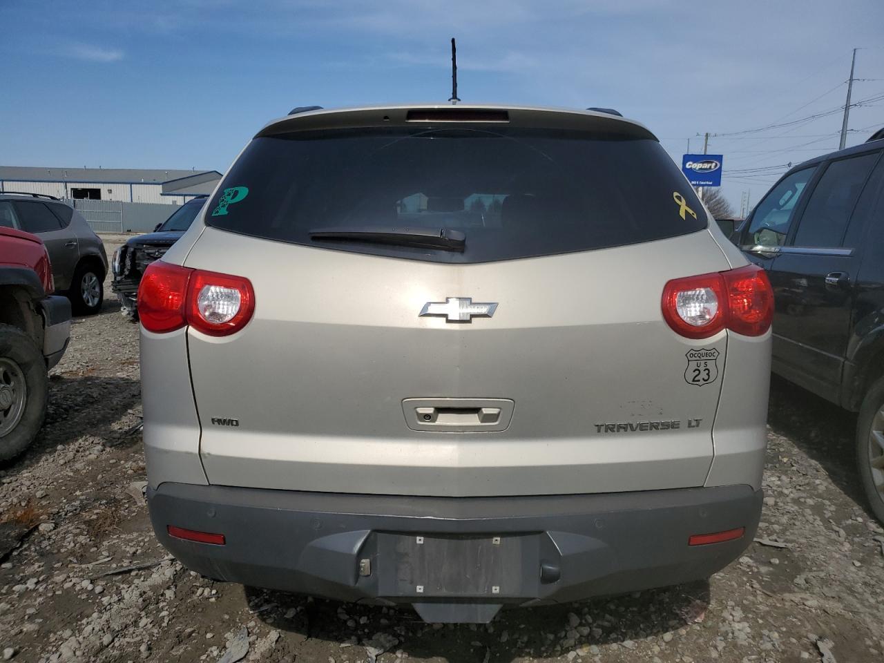 2011 CHEVROLET TRAVERSE L - Фото 6