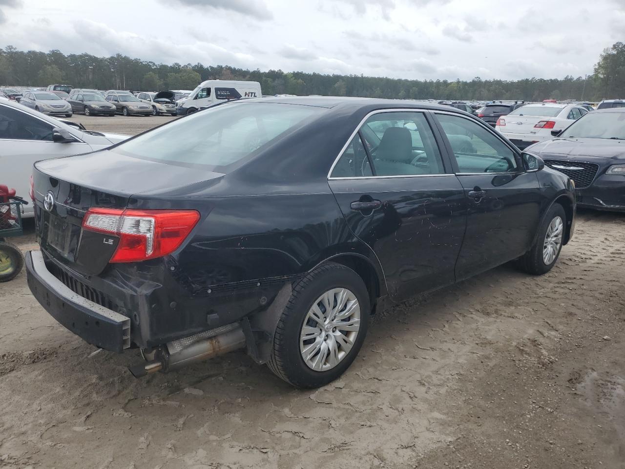 2013 TOYOTA CAMRY L - Фото 3