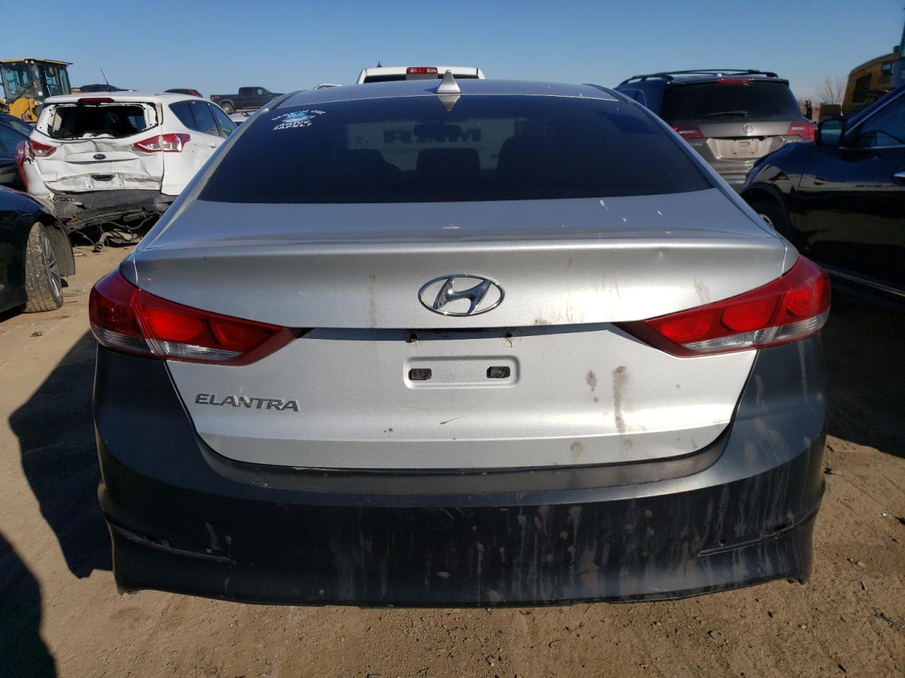 2018 HYUNDAI ELANTRA SE - Image 6