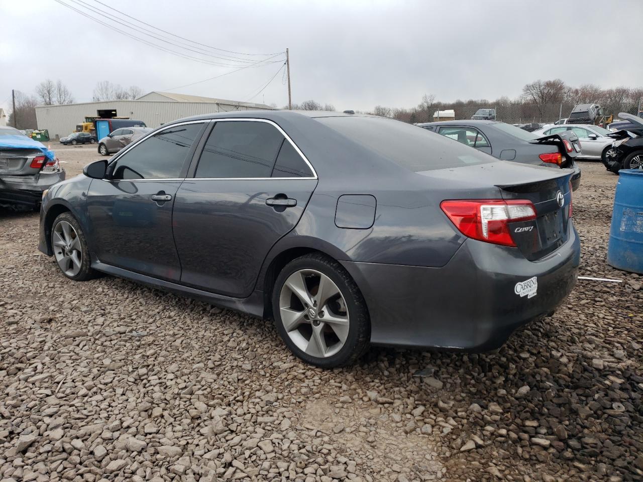 2012 TOYOTA CAMRY SE - Фото 2