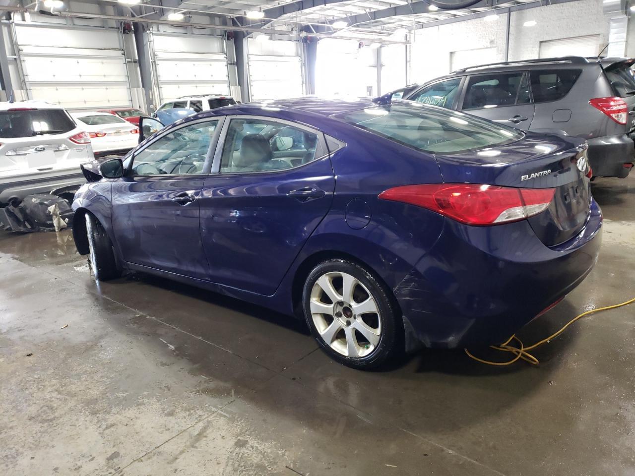 2013 HYUNDAI ELANTRA GL - Image 2