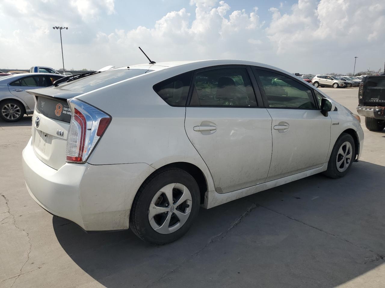 2015 TOYOTA PRIUS - Фото 3