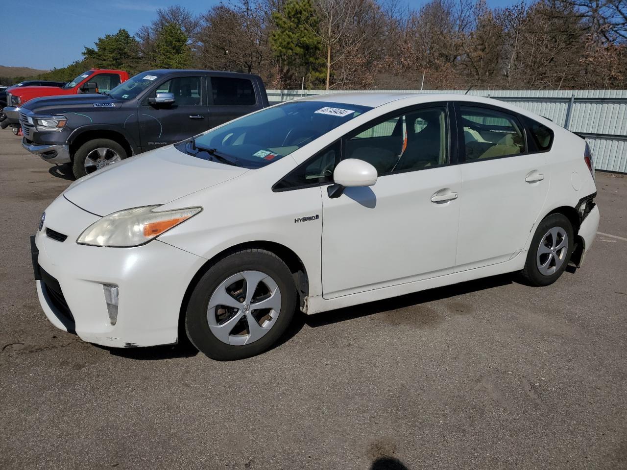 2014 TOYOTA PRIUS car image