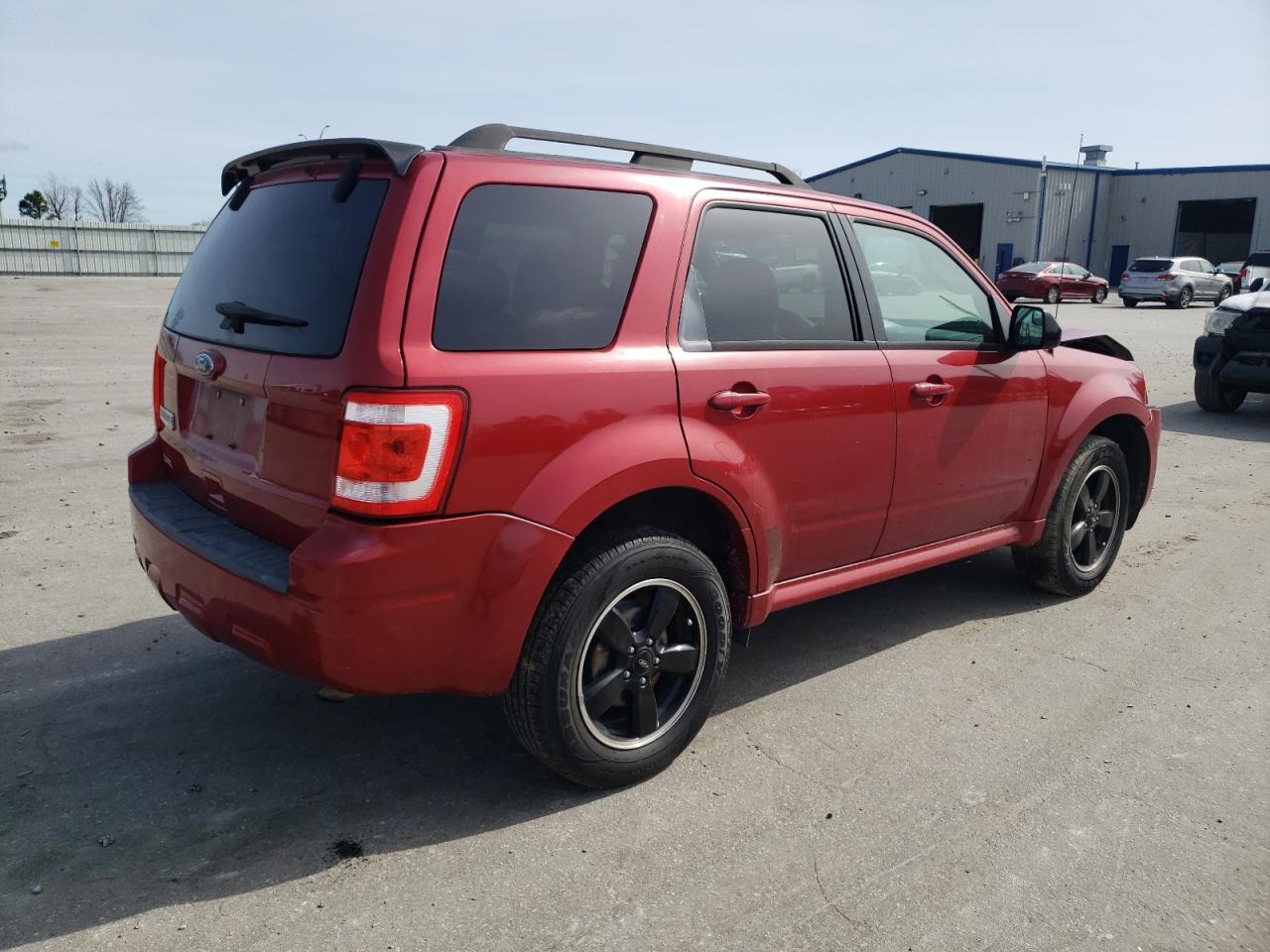 2010 FORD ESCAPE XLT - Image 3