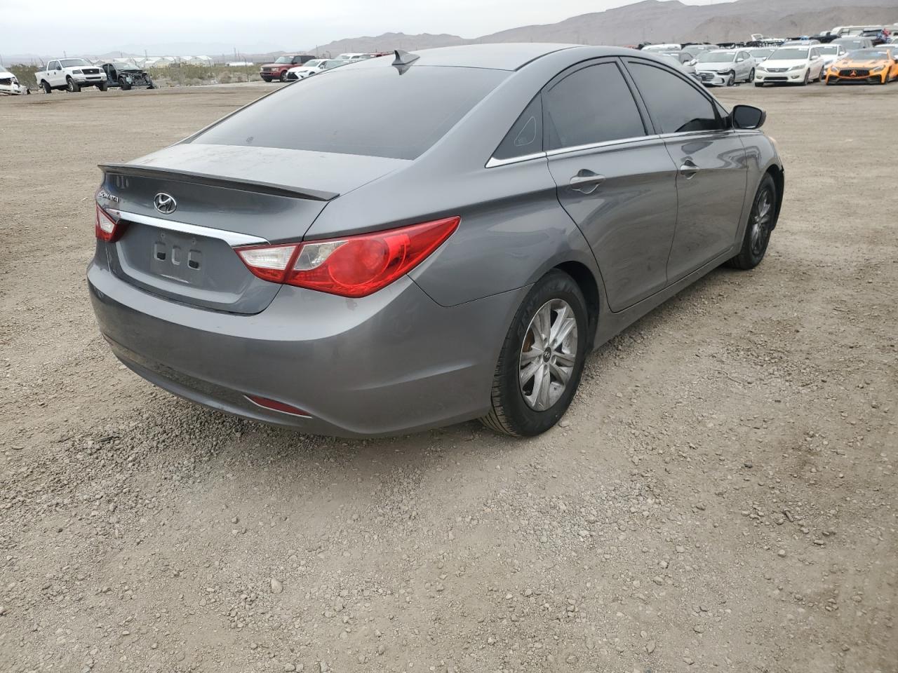 2013 HYUNDAI SONATA GLS - Image 3