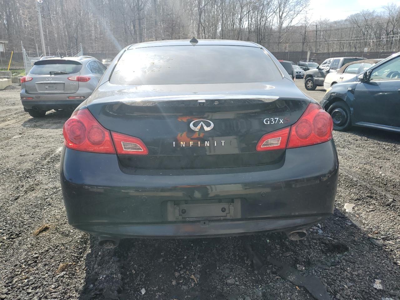 2012 INFINITI G37 - Image 6