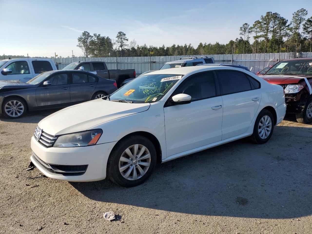 2015 VOLKSWAGEN PASSAT S