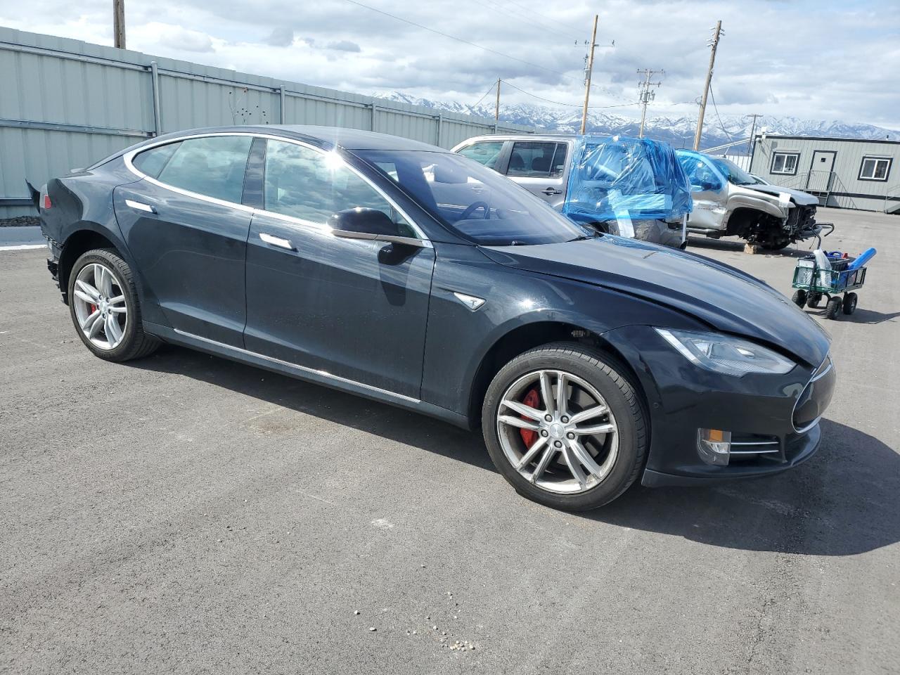 2015 TESLA MODEL S P8 - Image 4