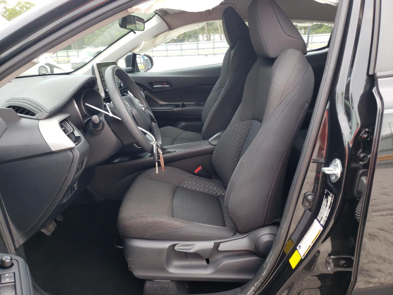 2021 TOYOTA C-HR XLE - Фото 7