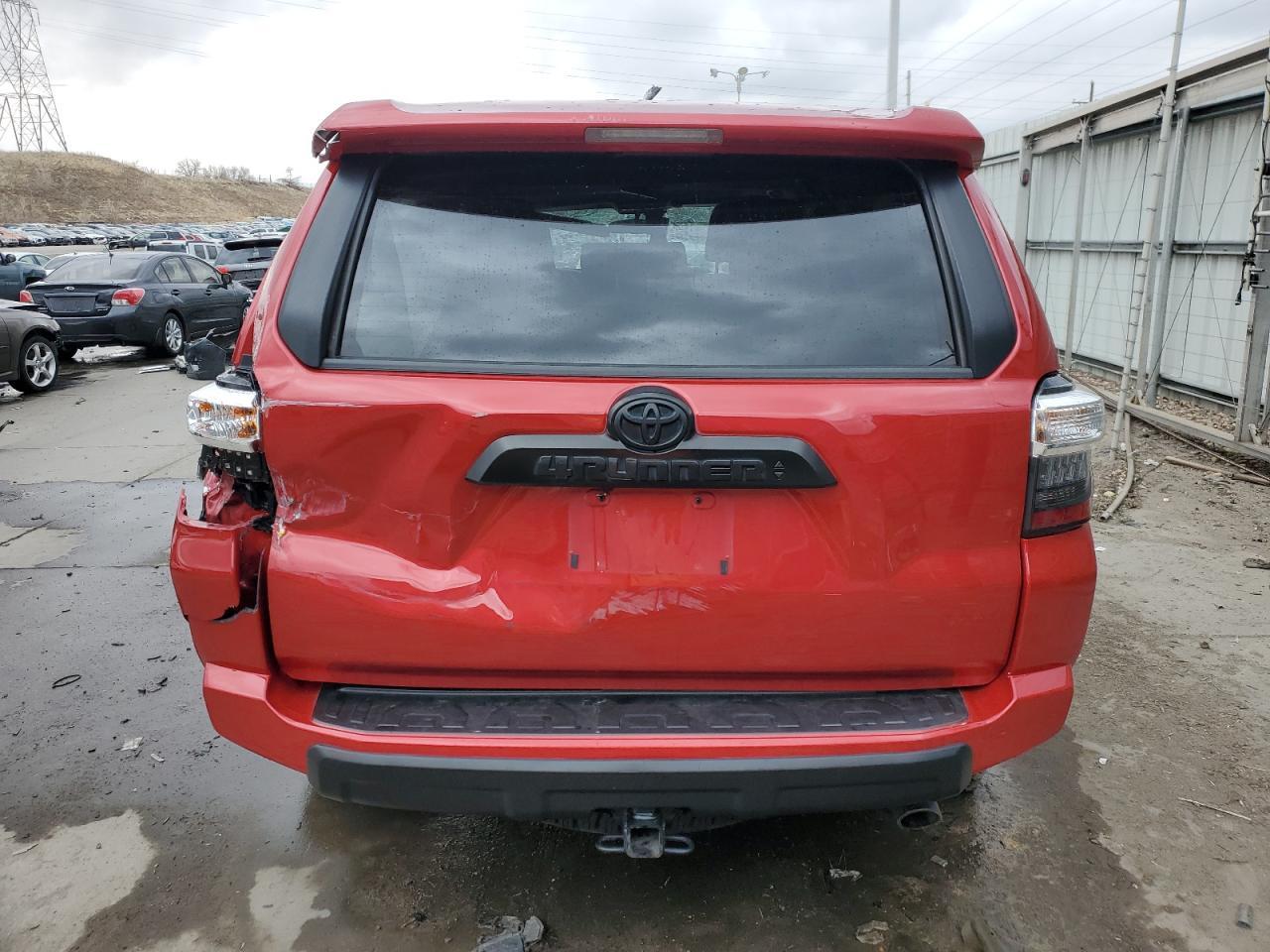 2022 TOYOTA 4RUNNER SR - Image 6