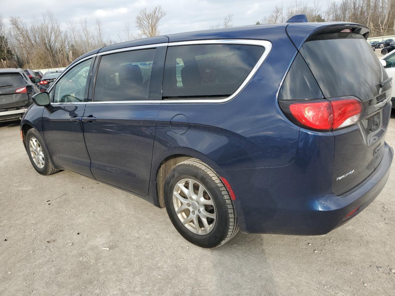 2017 CHRYSLER PACIFICA L - Image 2