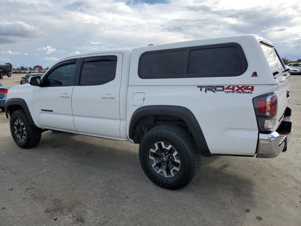 2023 TOYOTA TACOMA DOU - Фото 2