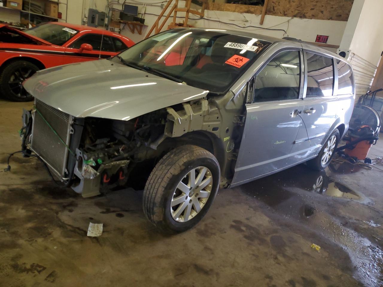 2014 CHRYSLER TOWN & COU