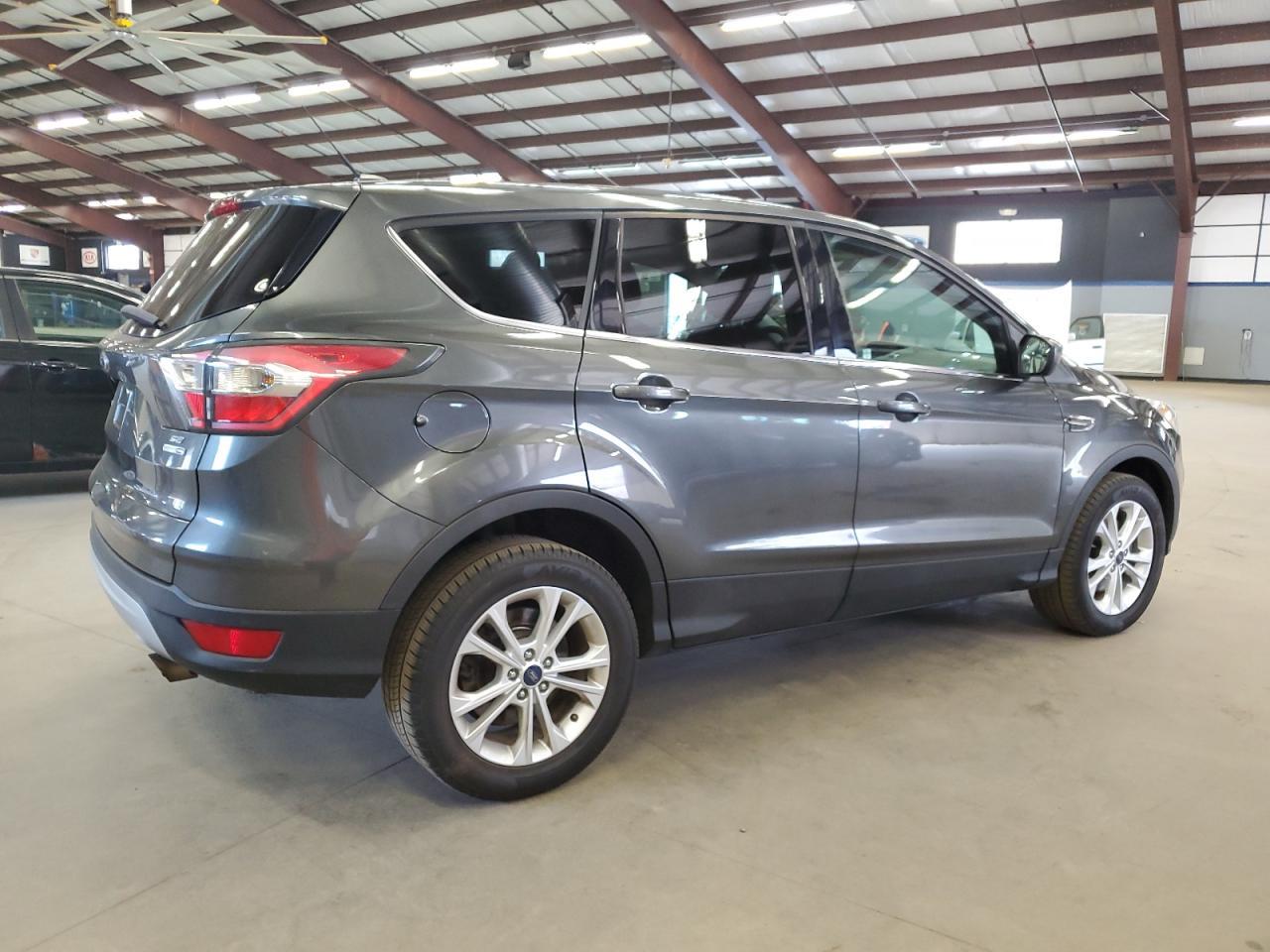 2017 FORD ESCAPE SE - Image 3