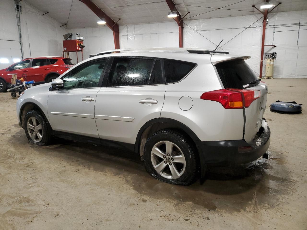 2015 TOYOTA RAV4 XLE - Image 2