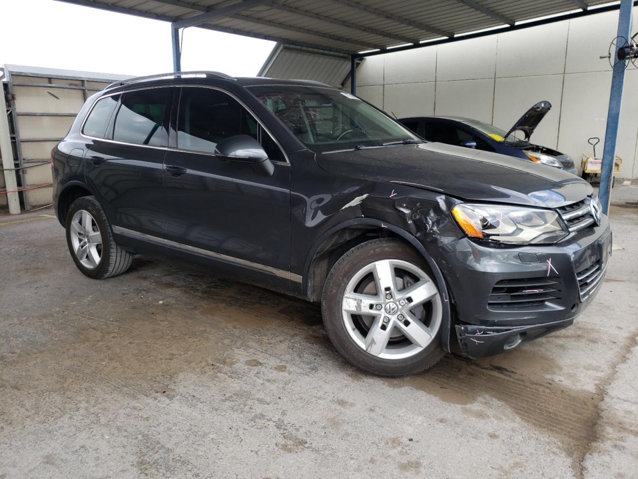 2012 VOLKSWAGEN TOUAREG V6 - Image 4