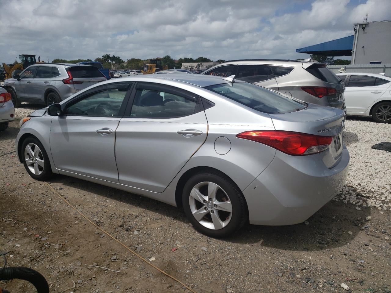 2013 HYUNDAI ELANTRA GL - Фото 2