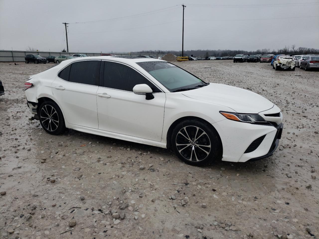 2018 TOYOTA CAMRY L - Фото 4