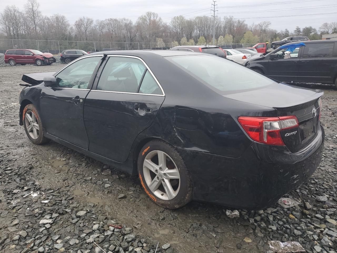 2013 TOYOTA CAMRY L - Фото 2