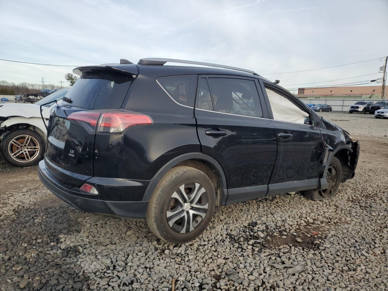 2018 TOYOTA RAV4 LE - Image 3