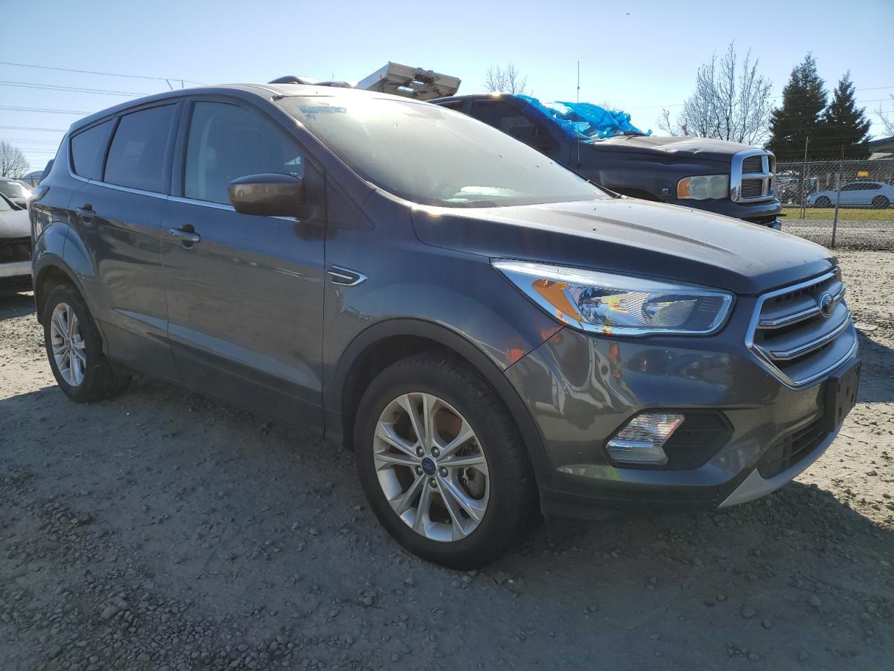 2017 FORD ESCAPE SE - Image 4