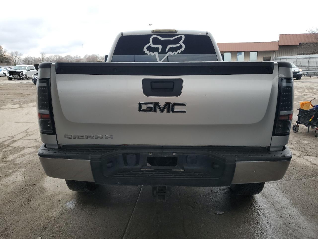 2011 GMC SIERRA K15 - Image 6