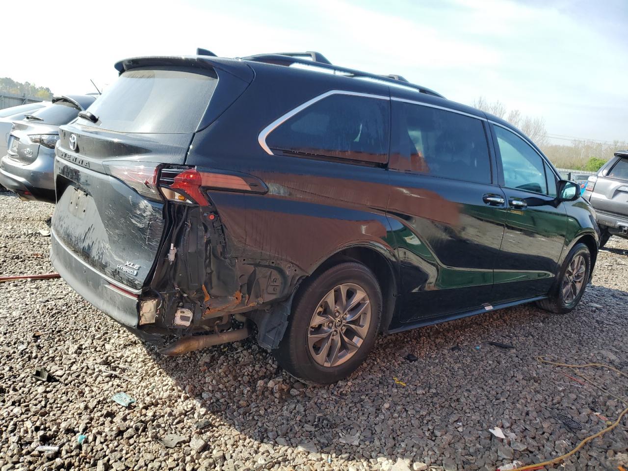 2023 TOYOTA SIENNA XLE - Фото 3