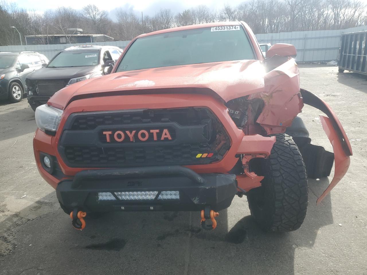 2017 TOYOTA TACOMA DOU - Фото 5