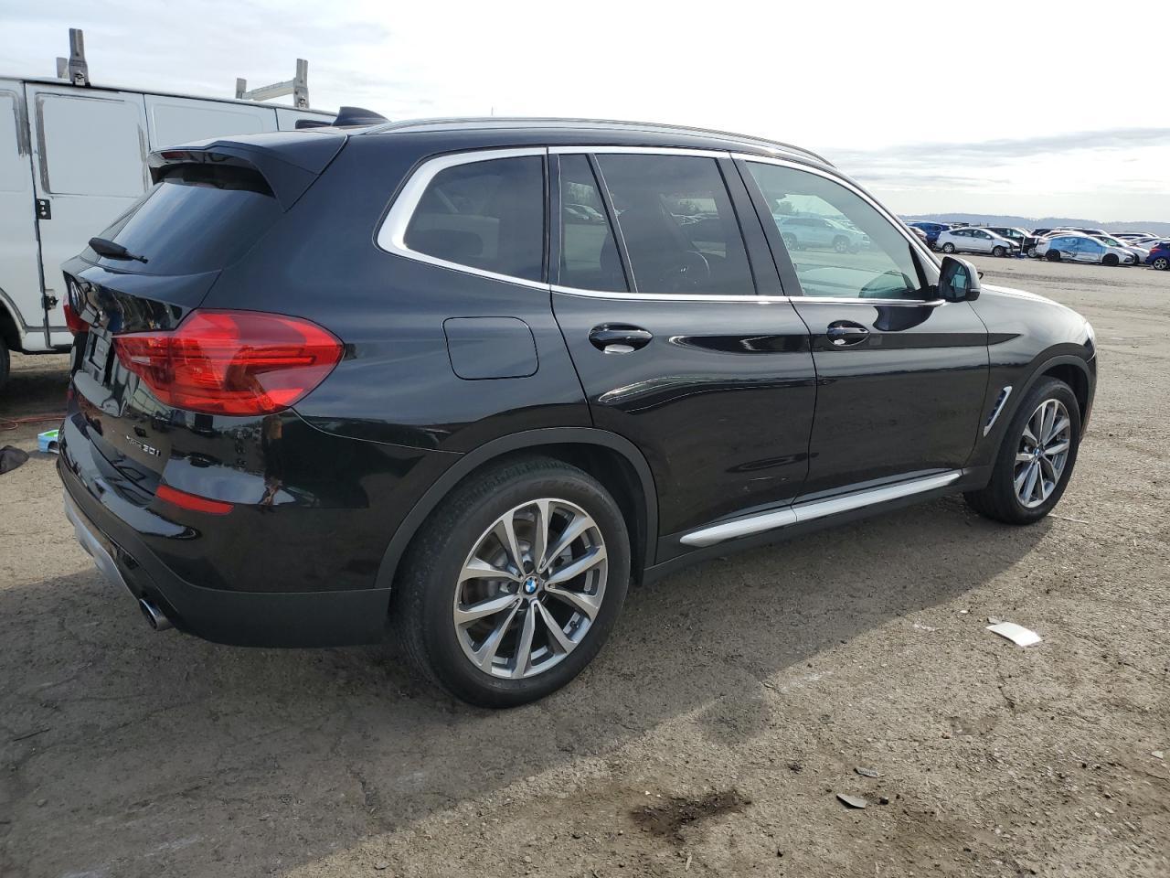 2019 BMW X3 XDRIVE3 - Фото 3