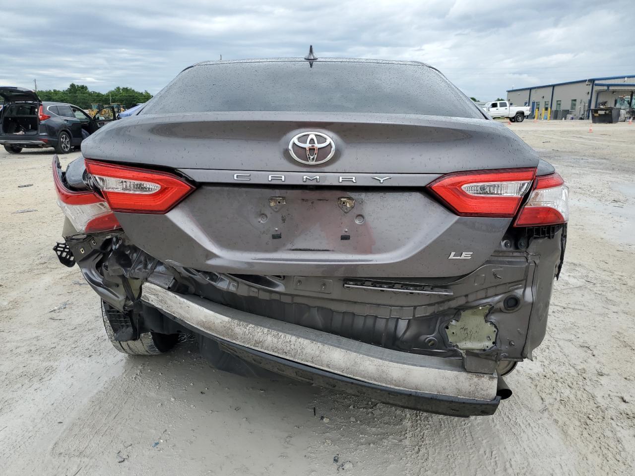 2020 TOYOTA CAMRY LE - Фото 6