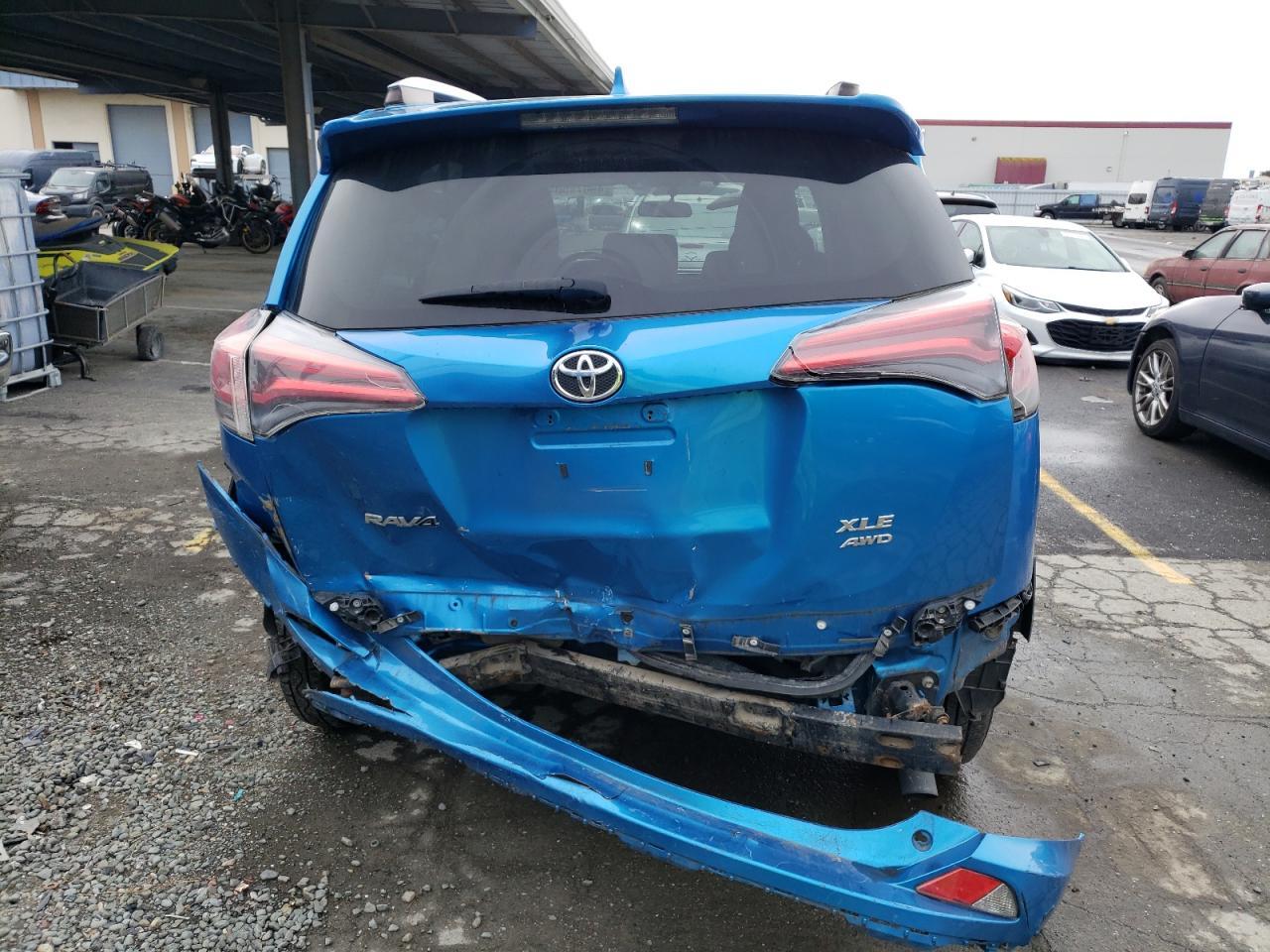 2016 TOYOTA RAV4 XLE - Image 6