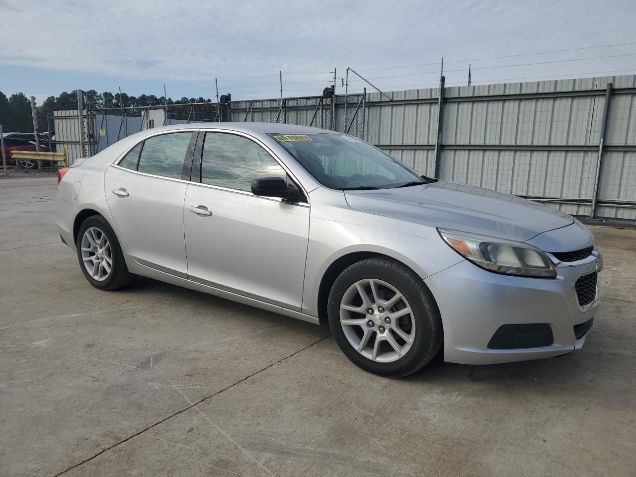 2015 CHEVROLET MALIBU LS - Image 4