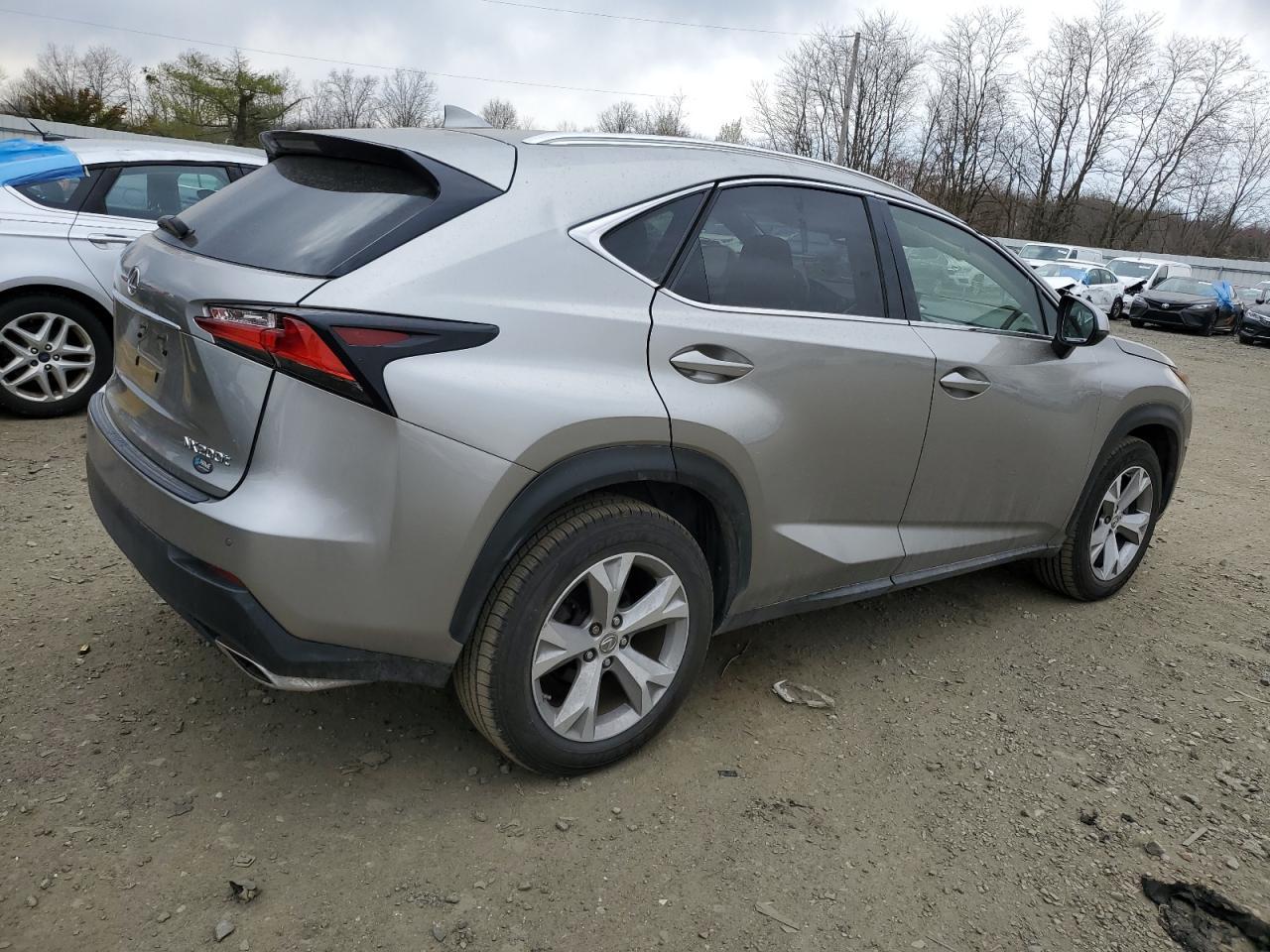 2017 LEXUS NX 200T BA - Фото 3
