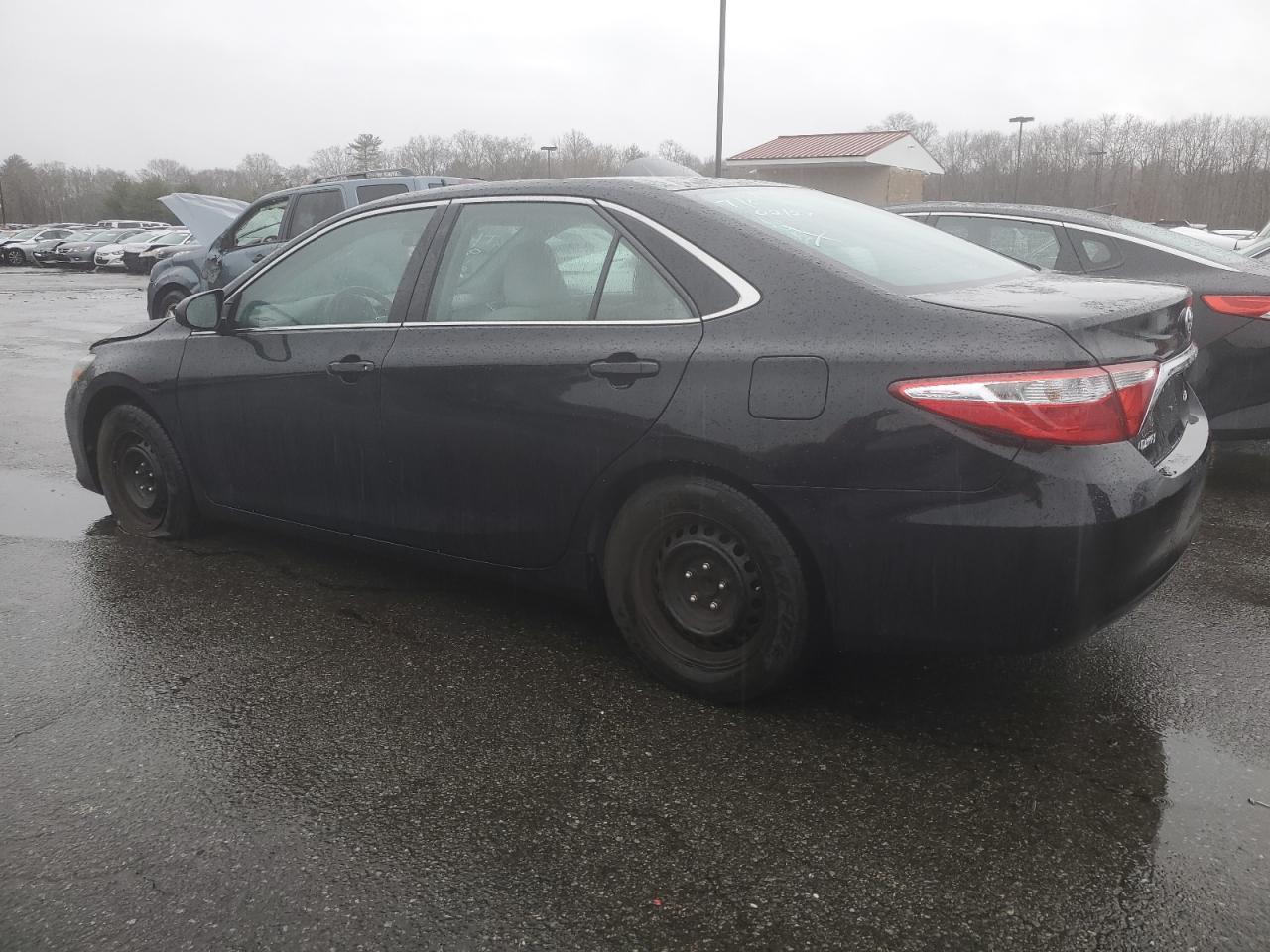 2016 TOYOTA CAMRY LE - Фото 2