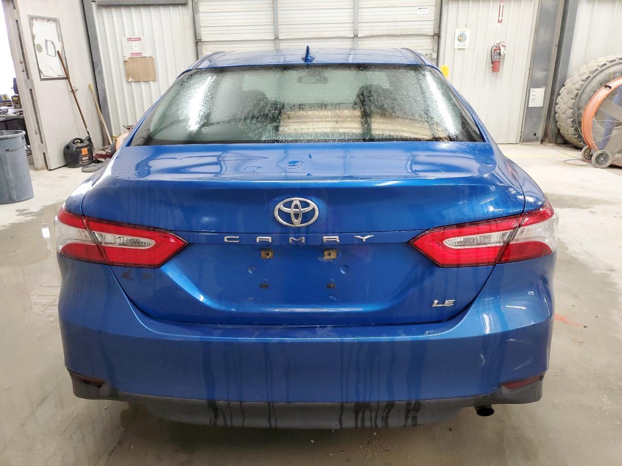 2020 TOYOTA CAMRY LE - Фото 6