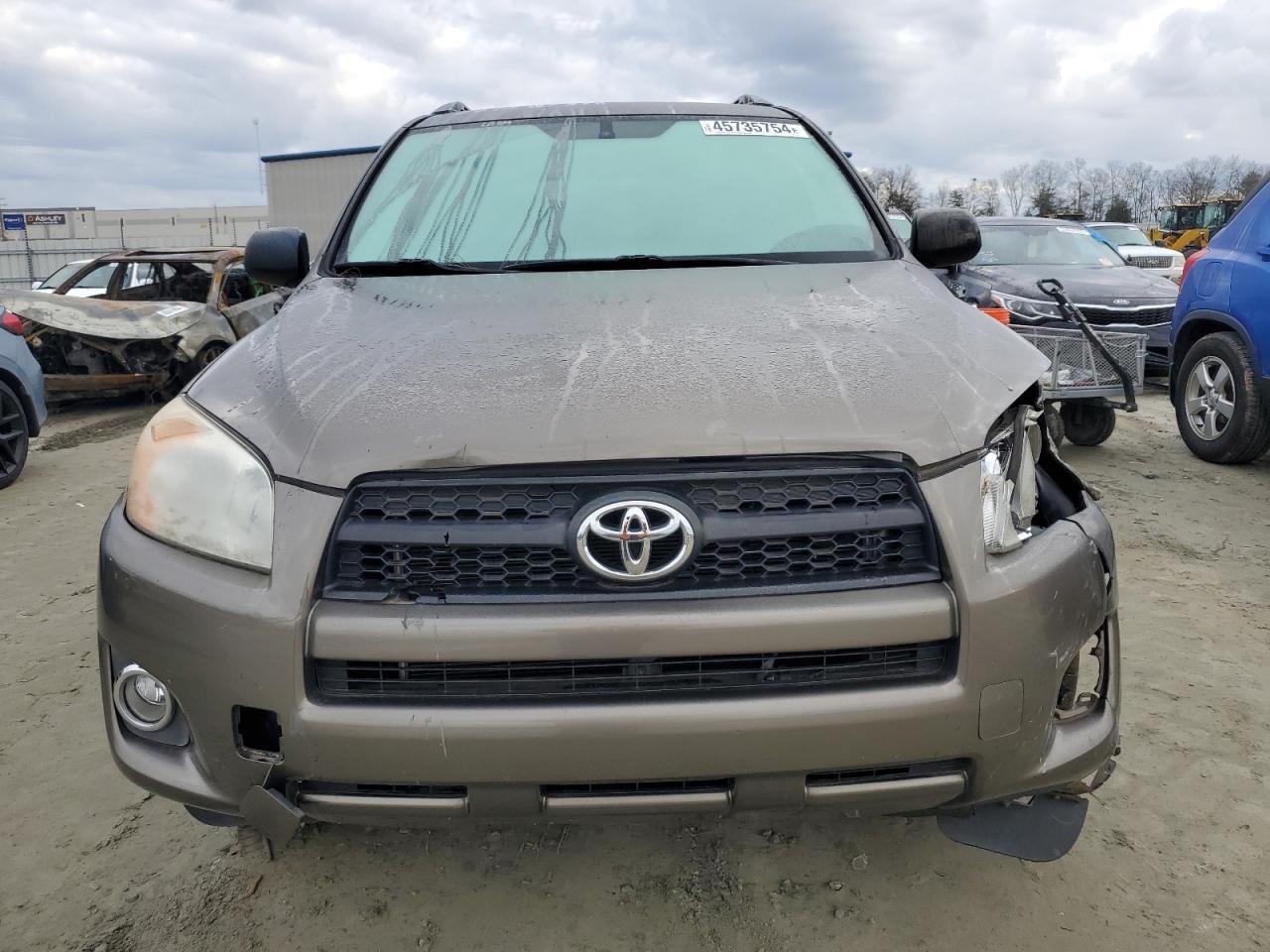 2011 TOYOTA RAV4 - Фото 5
