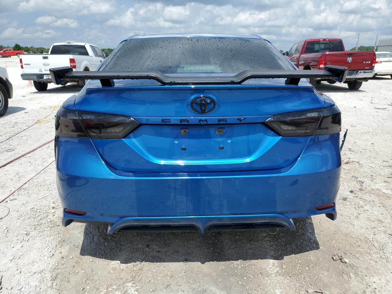 2018 TOYOTA CAMRY L - Image 6