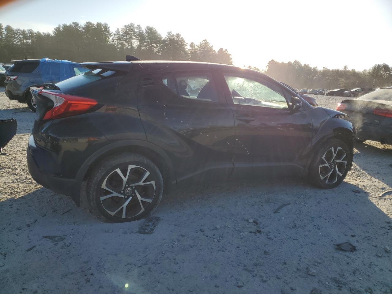 2018 TOYOTA C-HR XLE - Фото 3