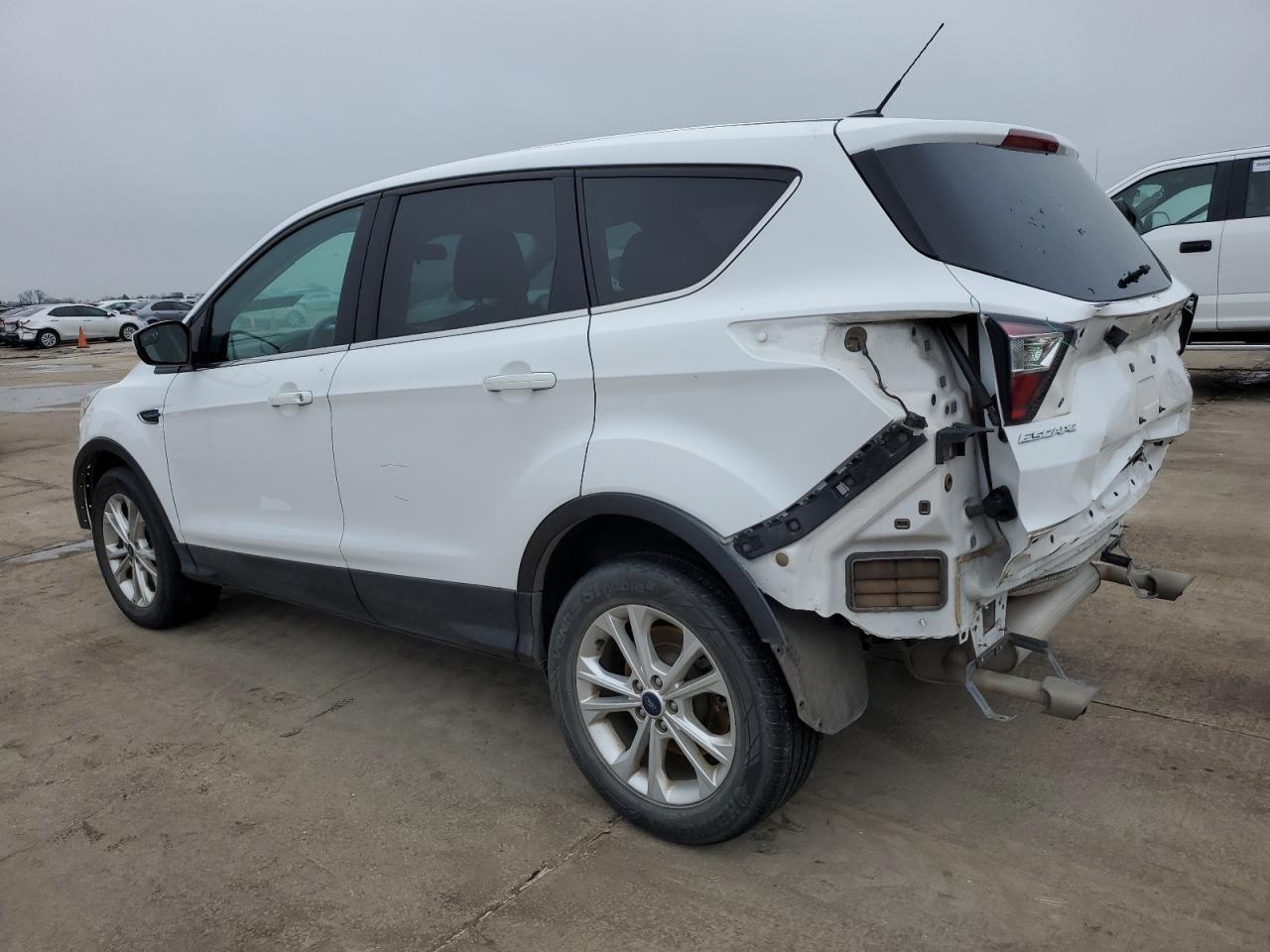 2017 FORD ESCAPE SE - Image 2