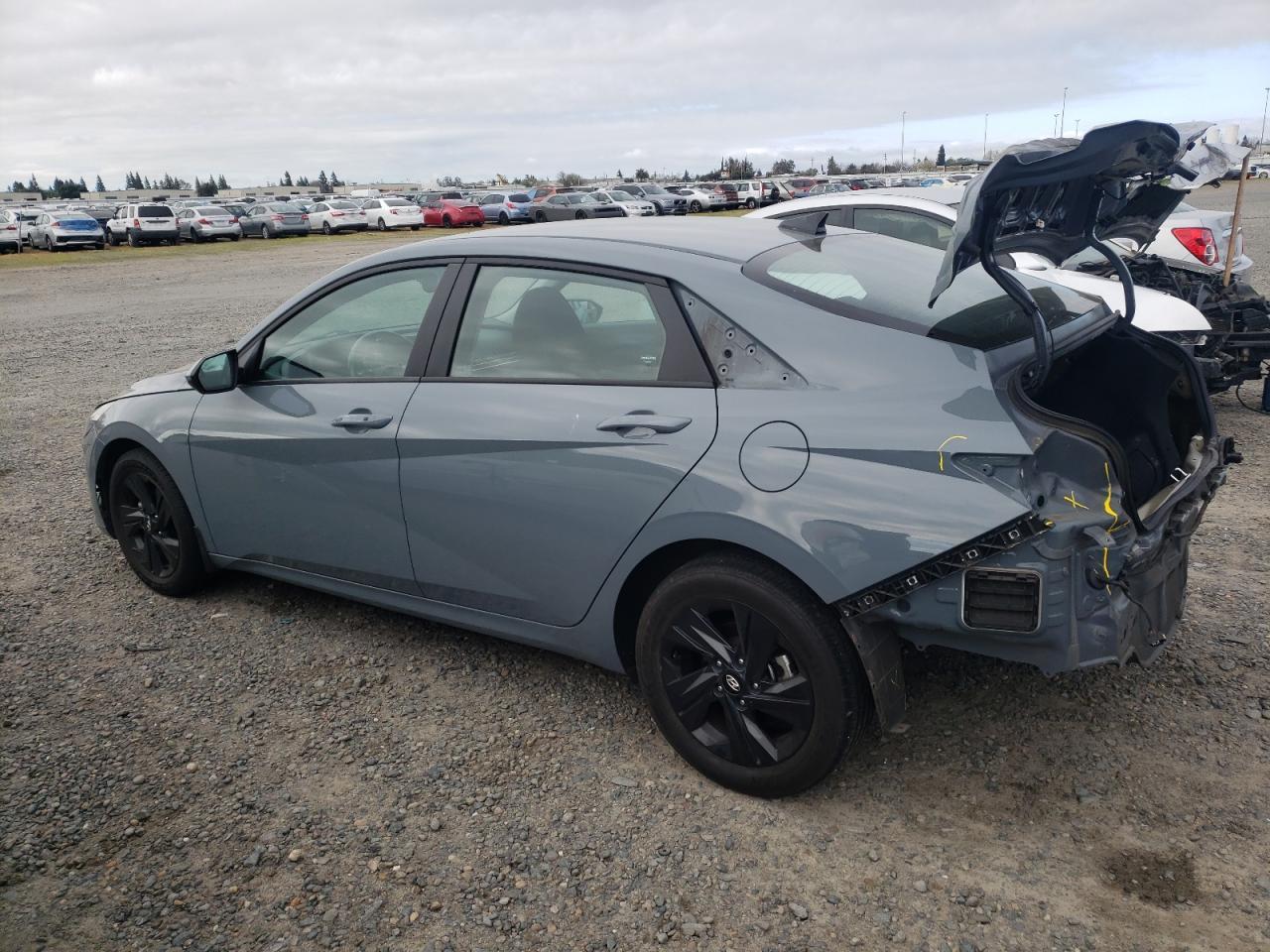2022 HYUNDAI ELANTRA SE - Image 2